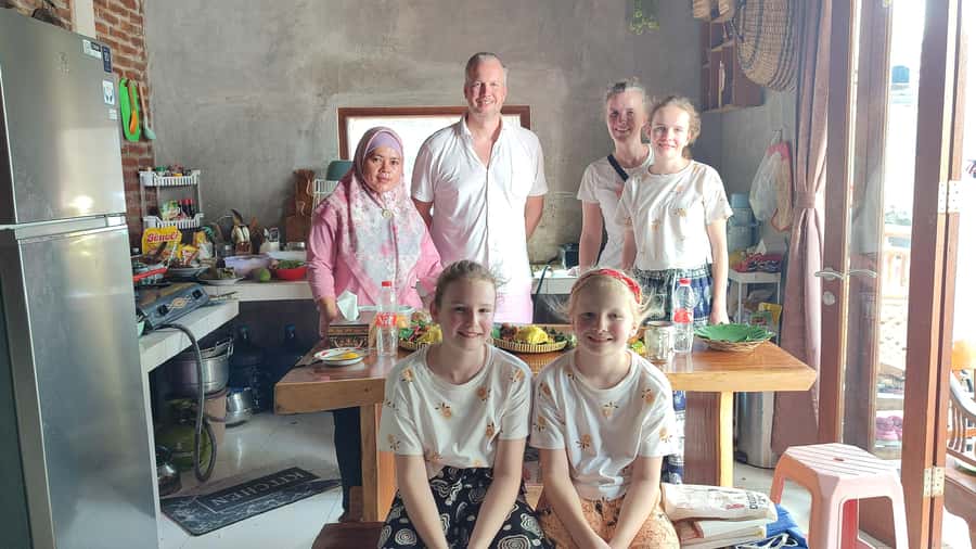 Yogyakarta: Cooking Class with Market Visit and Hotel Pickup - Tips to Make Your Kitchen Day Easier