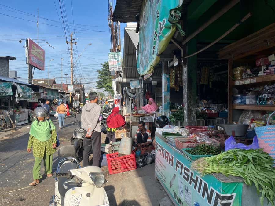 Yogyakarta: Cooking Class with Traditional Market Tour - Languages and instruction: English and Malay support