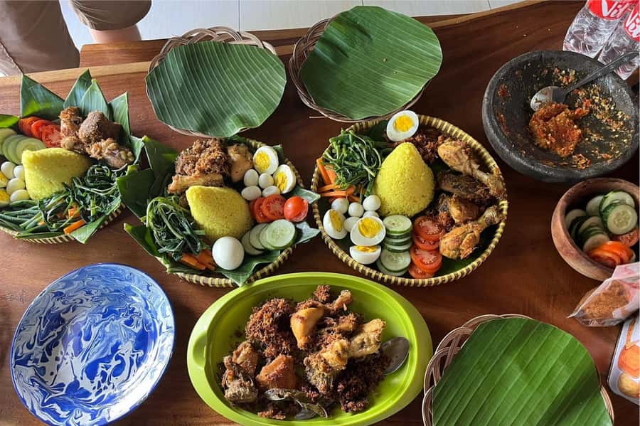 Yogyakarta: Countryside Cycling and Cooking Class Experience - A day in Yogyakarta that feels like real village life