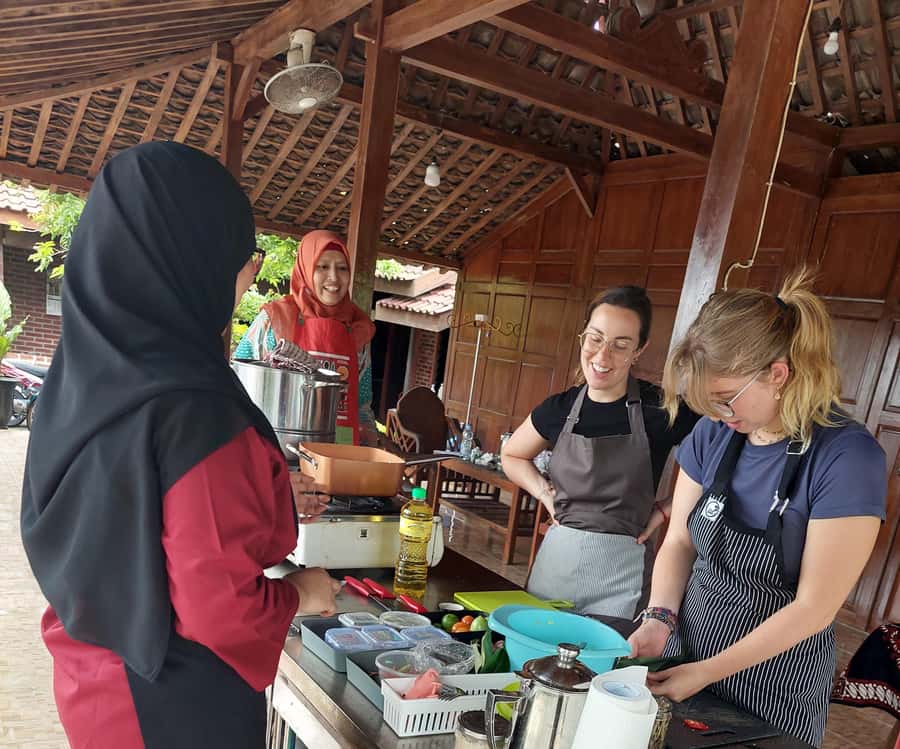 Yogyakarta: Javanese Cooking Class & Market Tour - How Much Should You Expect to Cook Yourself?